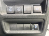【パワースライドドア】スマートキーや運転席のスイッチでスライドドアの開閉が可能♪電動だから力を入れてドアを開ける必要が無く、小さいお子様でも、重い荷物を持っている時もラクに開け閉めできます♪