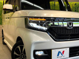 【LEDヘッドライト】悪天候や夜間走行時も良好な視界を確保し安心して運転できる高輝度LEDヘッドライトを装備!点灯速度が早く、消費電力も抑えられています。