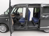 当社では全車、納車前にサービス工場で12ヶ月点検相当の整備を実施しております。そこで確認された不具合箇所は修理しておりますのでご安心下さい。