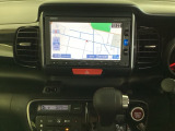 ナビゲーションはフルセグTV対応のGathers純正メモリーナビを搭載しています。Bluetoothオーディオ機能がありますので、スマートフォンなどの音楽も再生できます。