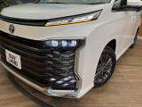 【LEDヘッドライト】悪天候や夜間走行時も良好な視界を確保し安心して運転できる高輝度LEDヘッドライトを装備!点灯速度が早く、消費電力も抑えられています。