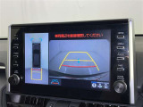 バックモニター付なので後退時に後方が見えるので安心。 車は構造上、死角がたくさんなので万が一を考えると必須ですね。 あくまで補助の為の装備、バックは目視で確認する事が重要ですよ。