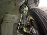 お車を安心してお乗りいただく為には、足回りの定期点検が欠かせません。サービスサポート(有償保証)では無料点検もご提供しており、安心のカーライフをお過ごしいただけるサポート体制が整っています。