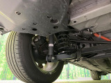 お車を安心してお乗りいただく為には、足回りの定期点検が欠かせません。サービスサポート(有償保証)では無料点検もご提供しており、安心のカーライフをお過ごしいただけるサポート体制が整っています。