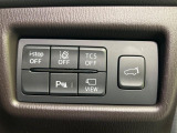 【パワーバックドア】スマートキーや運転席のボタンを押すだけでリアゲートが自動で開閉します!荷物を持っている時や、高い位置にあるバックドアを閉める際に便利な機能です♪
