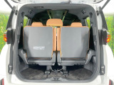 普段のお買い物や通勤、送迎等に十分な荷室スペースを確保しております。セカンドシートを倒すと、大きな荷物の積載も可能です♪