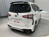 LEDテールライトです。省電力、高輝度のLEDは明るく照らすので夜間運転時の視認性を高めます。スタイリッシュな見た目で細かいところもこだわりたいあなたに!