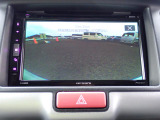 バックカメラ装備しております。駐車時に大変役に立ちますよ。駐車が苦手な方にも便利機能です。