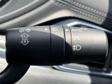 【オートライト(AUTO)】外の明るさをシステムが感知して、自動でヘッドライトが点灯します。ヘッドライトをつけ忘れを防ぐ便利機能です。