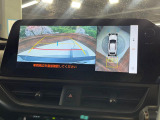 【パノラミックビューモニター】専用のカメラにより、上から見下ろしたような視点で360度クルマの周囲を確認することができます☆死角部分も確認しやすく、狭い場所での切り返しや駐車もスムーズに行えます。