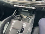納車前整備は、メルセデスベンツ国際認定メカニックによる最新の検査ライン等の施設が充実した当社工場で入念に行います。メルセデス・ベンツの定める厳しい基準をクリアしたお車のみをご案内させて頂きます。