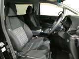 気になる汚れは「まるまるクリン」で解消! 当社の中古車はシートを外して隅々までキレイにクリーニングしてあります。