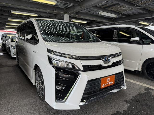 ヴォクシー 1.8 ハイブリッド ZS 禁煙車 純正10インチナビ