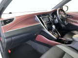 すっきりとしたデザインの内装は、さすがトヨタ車の上品さを感じます。