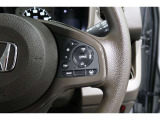Hondaセンシングの機能のひとつ、アダプティブクルーズコントロール付!アクセルから足を離しても設定したスピードと前車との車間を保ち走行してくれます!車線維持もアシスト☆高速道路で疲労軽減ですね☆