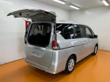リヤゲート部分だけが開くので重たいバックドアの開閉をしなくてもちょっとした荷物の積み下ろしができます。