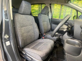 運転席シート廻りは使用感も少なく、良好な状態となっています。丁寧に使われていたことがよくわかりますね。
