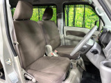 運転席シート廻りは使用感も少なく、良好な状態となっています。丁寧に使われていたことがよくわかりますね。