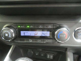 オートエアコン機能で、車内を自動的に、設定した温度に保ってくれます。