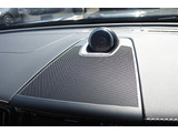 【Bowers&Wilkins ハイフィデリティオーディオシステム】精密にチューニングされたHiFiスピーカーと、革新的なフレッシュエアサブウーファーを搭載。臨場感あふれるサウンドを届けます。