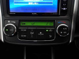 オートエアコンです。車内を設定温度に保ち、快適空間をキープします。