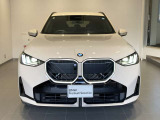 BMW代表的な特徴のキドニーグリル。BMWのすべてのモデルに採用され、BMWらしさを強調しております。