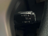 【クルーズコントロール】高速道路もラクラク走行。アクセルを離しても一定速度で走行ができ、長距離運転時の負担を軽減!加速・減速も簡単なスイッチ操作で調整できます。