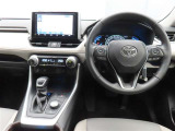ぜひ展示車の運転席に座ってみてください。