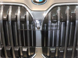 ☆BMWの代名詞とも言える【キドニーグリル】一目見ただけでBMW車であると認識できる確固たるアイコンとして存在感を放ちます☆
