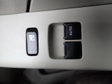 前席の窓の開閉は電動になりますので、便利ですよね。