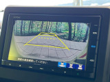 【バックカメラ】駐車時に後方がリアルタイム映像で確認できます。大型商業施設や立体駐車場での駐車時や、夜間のバック時に大活躍!運転スキルに関わらず、今や必須となった装備のひとつです!
