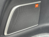 【JBL(プレミアムサウンド)】トヨタでお出かけの際には、ぜひ素敵な音楽体験を!ありふれた一日にも特別な体験を!ドライブの時間を上質な音楽でお楽しみいただけるサウンドシステムが搭載されています♪