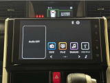 ディスプレイオーディオを装備。スマホと車をつなぐことで、これまでのナビに加えていろんなサービスが楽しめます。