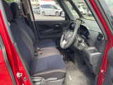 適度なホールド感と快適な座り心地の運転席シートまわり!