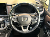 【純正革巻きステアリング】上質な革を使用することで、手にしっかり馴染みとても運転しやすいハンドルです♪