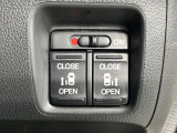 【両側パワースライドドア】スマートキーや運転席のスイッチで後席両側スライドドアの開閉が可能♪電動だから力を入れてドアを開ける必要が無く、小さなお子様でも簡単に開け閉めでき快適です♪