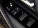 電動格納式ドアミラー・パワーウインドウを装備しています。