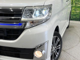 【LEDヘッドライト】悪天候や夜間走行時も良好な視界を確保し安心して運転できる高輝度LEDヘッドライトを装備!点灯速度が早く、消費電力も抑えられています。