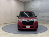 お車購入のポイントとなるフロントマスクです!シャープな目つきが印象的なデザインのヘッドランプです。