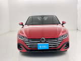 VWは小さな車も、大きな車も、平等です。クラスによって品質や安全性に差を付けない。ボディ剛性と精度、重厚なドアの音はどの車種も共通です。是非一度体感してみて下さい。