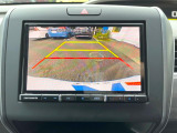 【バックカメラ】駐車時に後方がリアルタイム映像で確認できます。大型商業施設や立体駐車場での駐車時や、夜間のバック時に大活躍!運転スキルに関わらず、今や必須となった装備のひとつです!