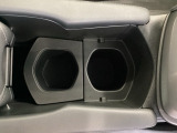 ドリンクボケット装備、小物入れにもなって便利です
