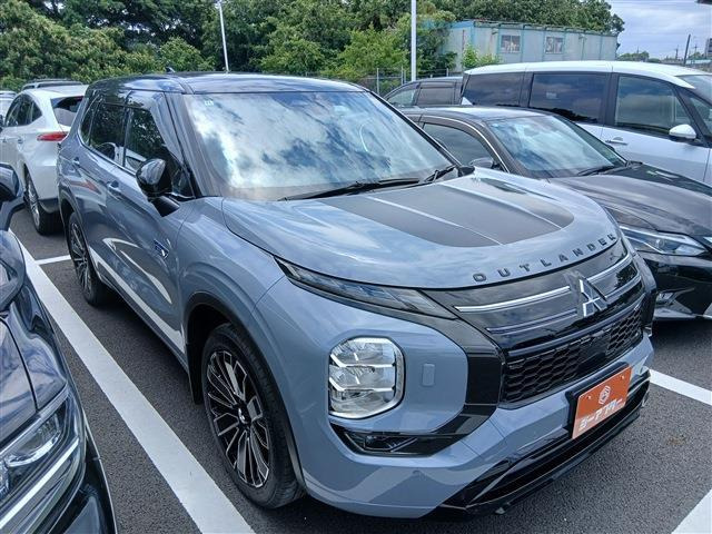アウトランダー PHEV 2.4 P エグゼクティブ パッケージ 4WD 禁煙車 ワンオーナー 純...