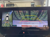 【パノラミックビューモニター】専用のカメラにより、上から見下ろしたような視点で360度クルマの周囲を確認することができます☆死角部分も確認しやすく、狭い場所での切り返しや駐車もスムーズに行えます。