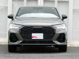 【オプション装備1】〇ボディカラー:クロノスグレーM 〇ブラックAudi rings&ブラックスタイリングパッケージ