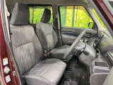 運転席シート廻りは使用感も少なく、良好な状態となっています。前オーナー様が丁寧に使っていたことがよくわかりますね。
