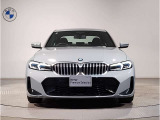 【キドニーグリル】BMWは約90年もの間、ほぼ全ての車両にひと目でBMWだと分かるこの特徴的なフロントグリルが備えられ、デザイン・アイコンとして親しまれてきました。