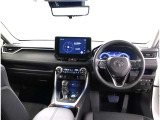 オシャレなインテリアで運転する気分も盛り上がりますよね^^