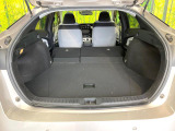 普段のお買い物や通勤、送迎等に十分な荷室スペースを確保しております。セカンドシートを倒すと、大きな荷物の積載も可能です♪