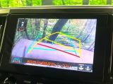 【バックカメラ】駐車時に後方がリアルタイム映像で確認できます。大型商業施設や立体駐車場での駐車時や、夜間のバック時に大活躍!運転スキルに関わらず、今や必須となった装備のひとつです!